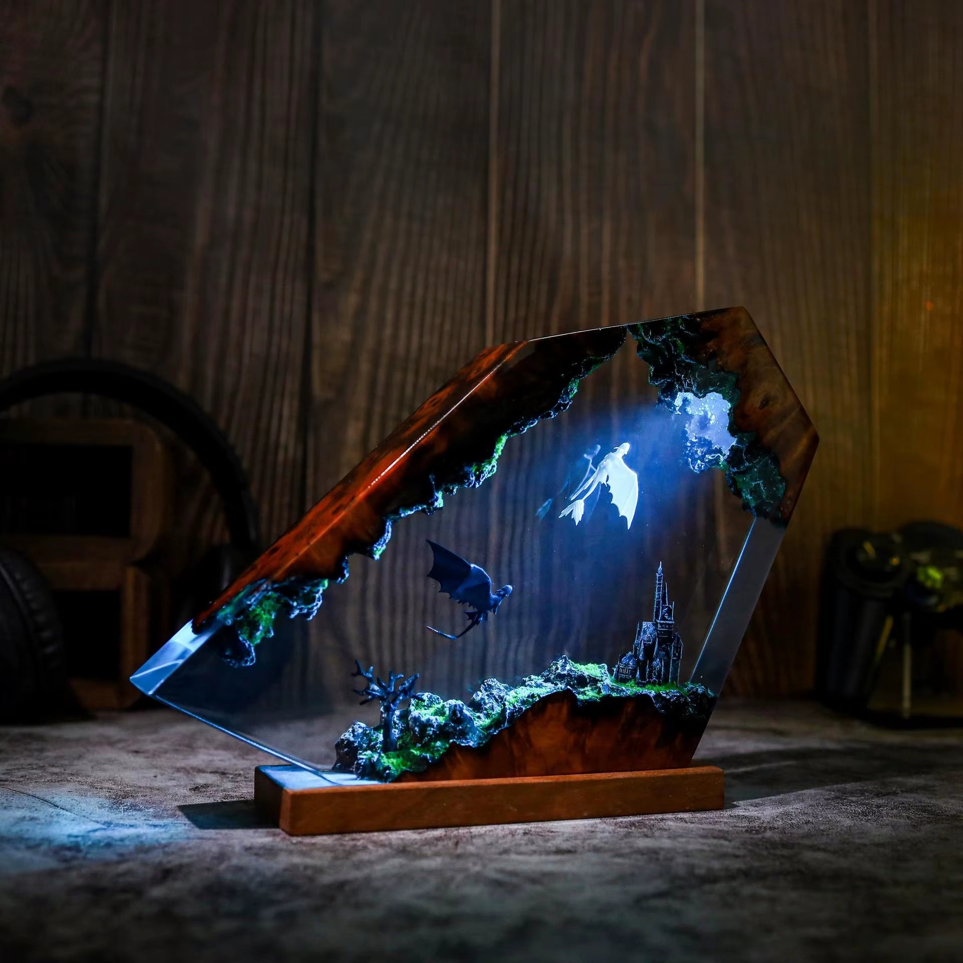 Resin Dragon Night Light Black and White Dragon Resin Lamp Bedroom Table Lamp Halloween Gift Decorative Resin Art Lighting For