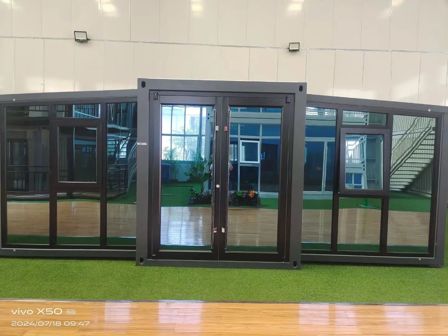 Portable Living Container Tiny House 20ft Foldable Prefab Mobile Modular Office Home Expandable Steel Frame